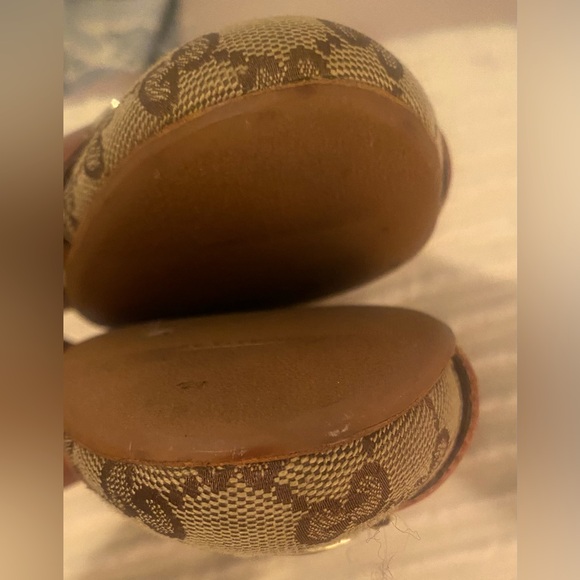 Gorgeous GUCCI Classic GG logo Flats• VINTAGE from the 90s . Size 11B - Picture 12 of 12